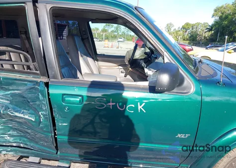 1999 Ford Explorer Eddie Bauer/Limited Edition/Xlt из США, поврежденный, VIN 1FMZU32E9XUC12464